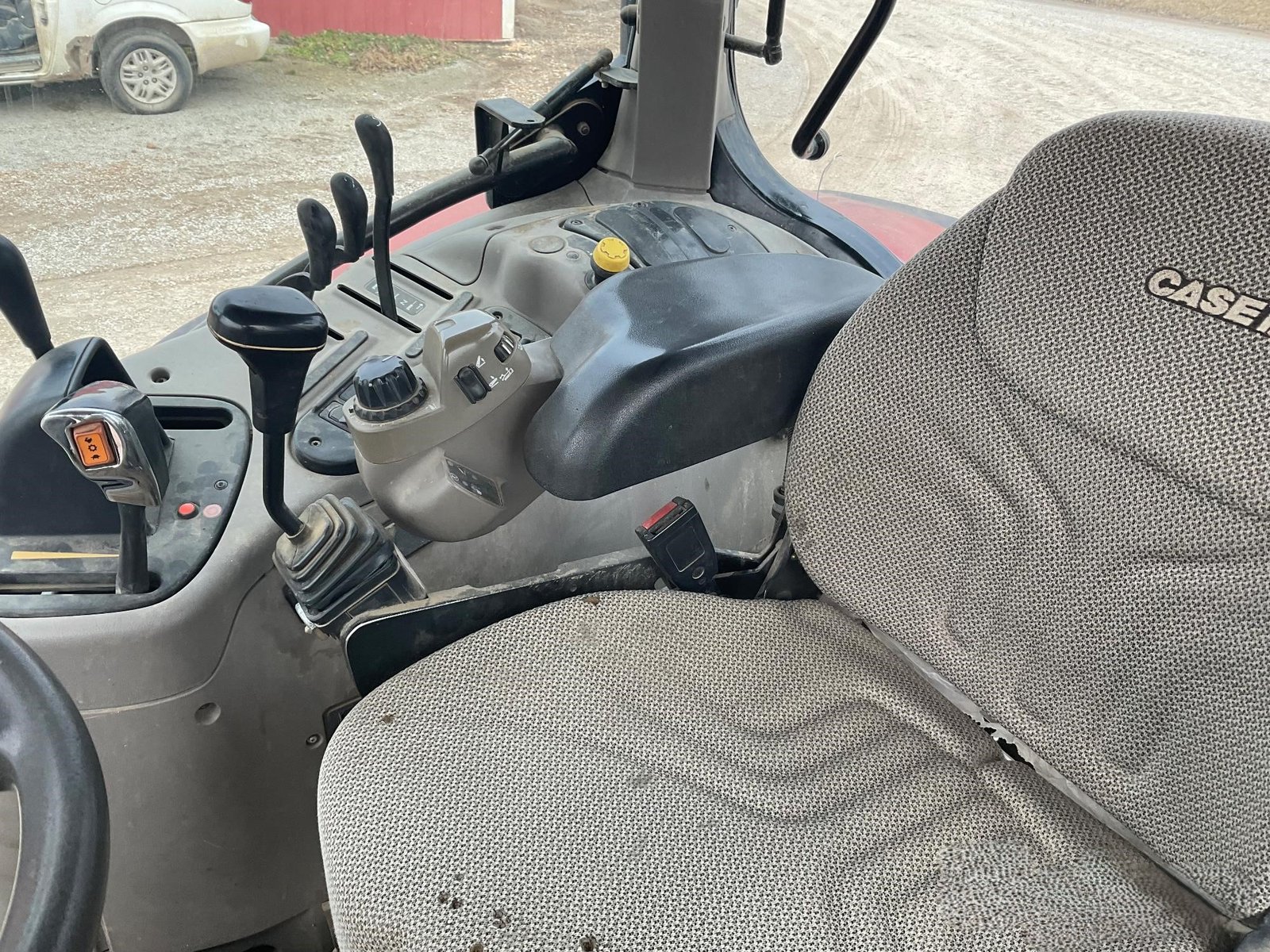 2011 Case IH Maxxum 140 17