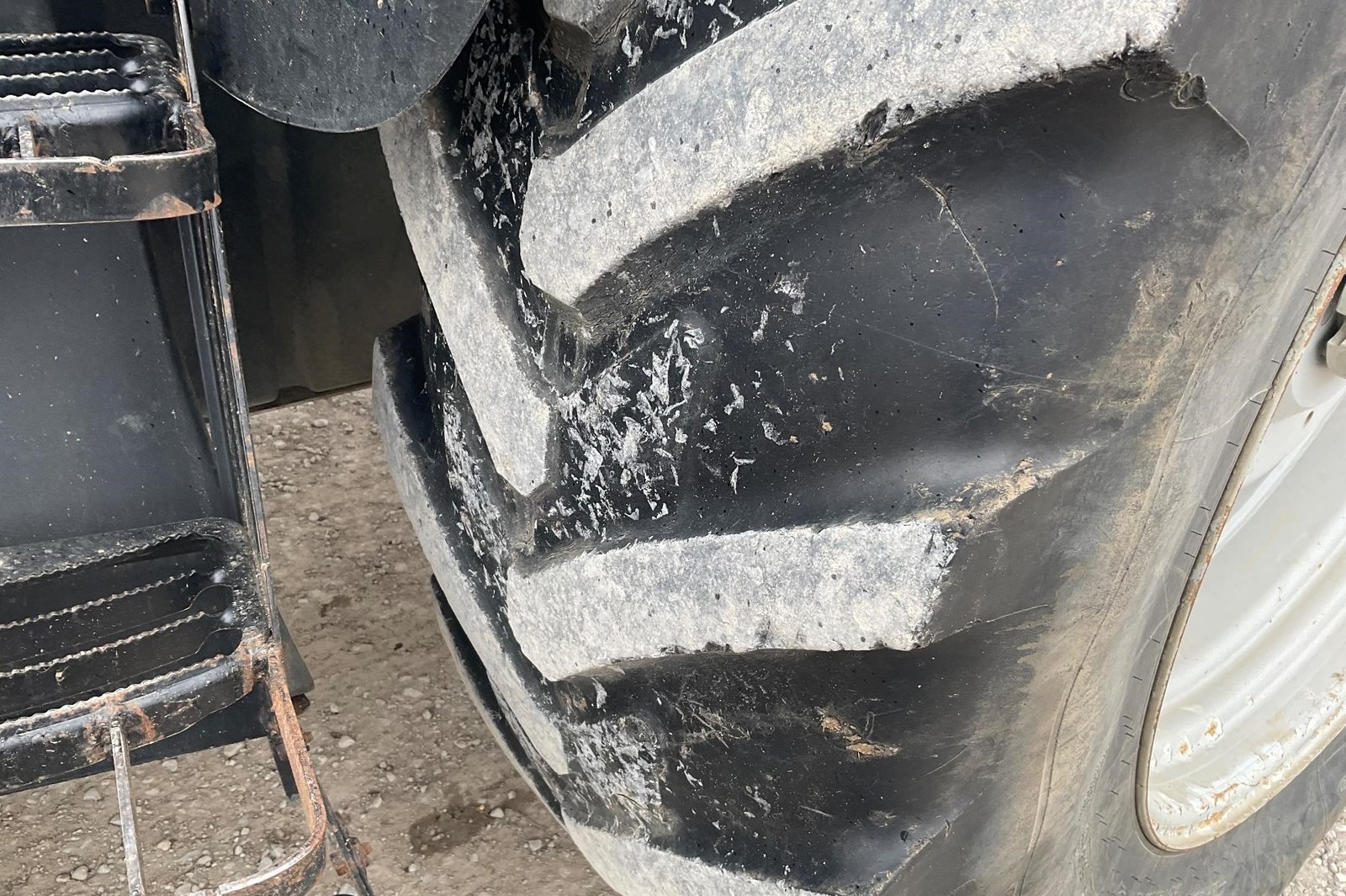 2011 Case IH Maxxum 140 27