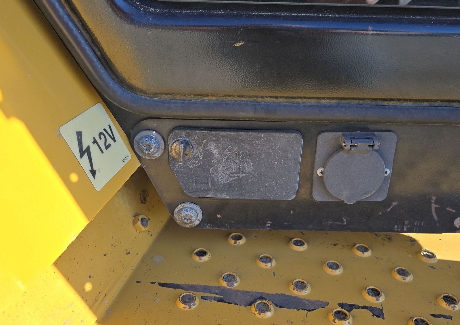 2017 Caterpillar 430F2 38
