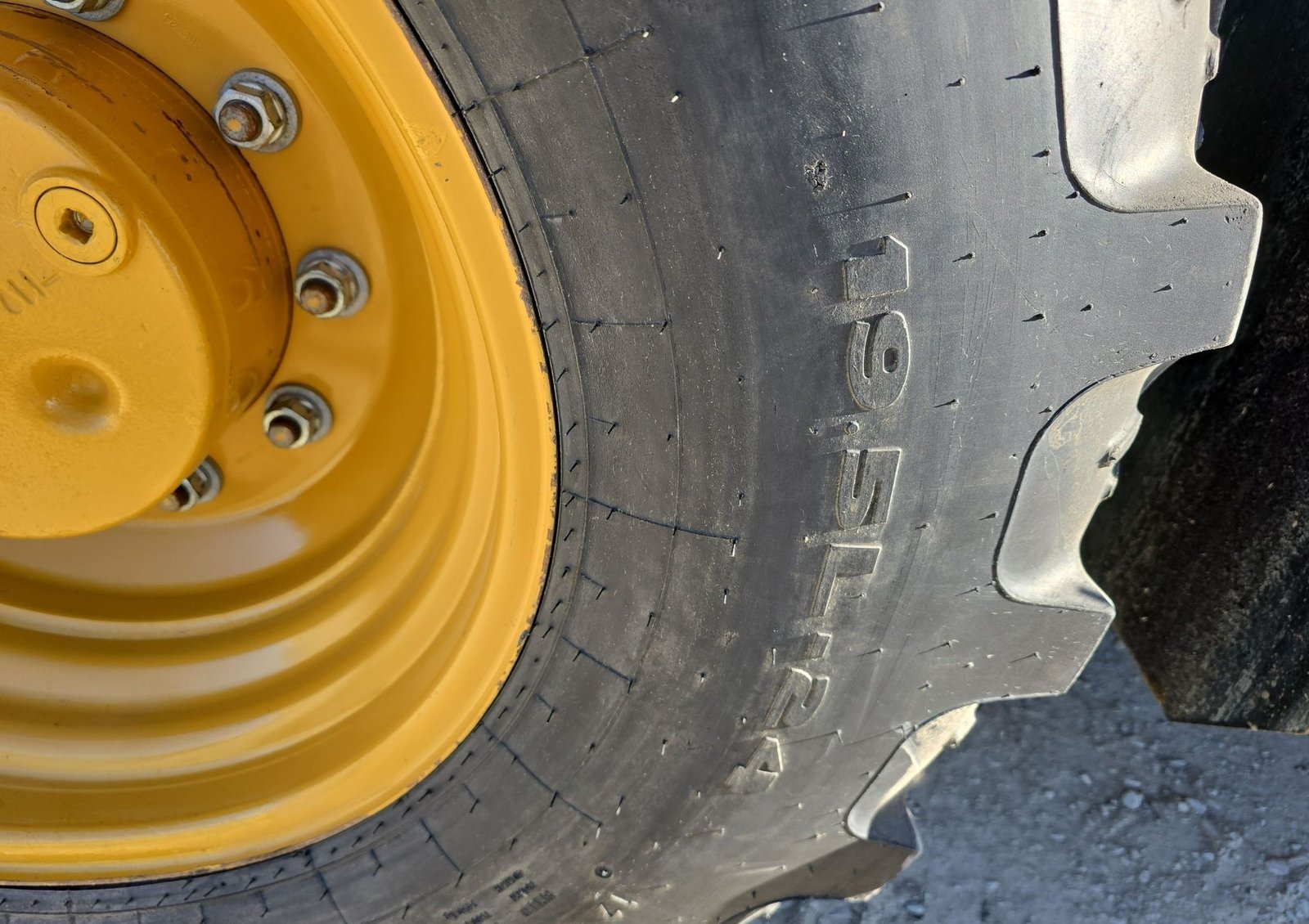 2017 Caterpillar 430F2 84