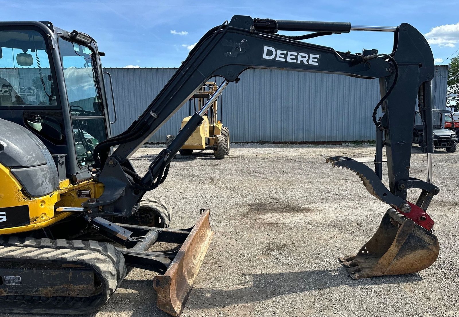 2014 John Deere 50G 28