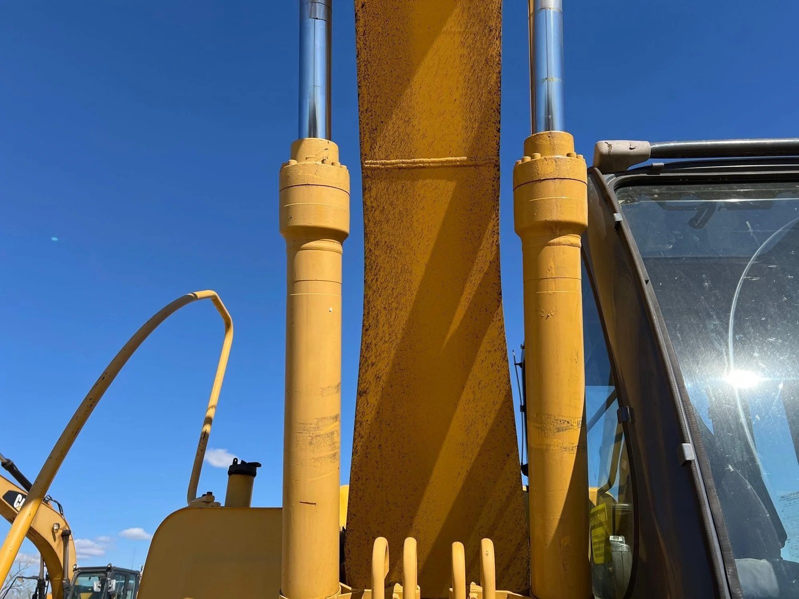 2005 Deere 160C LC 13