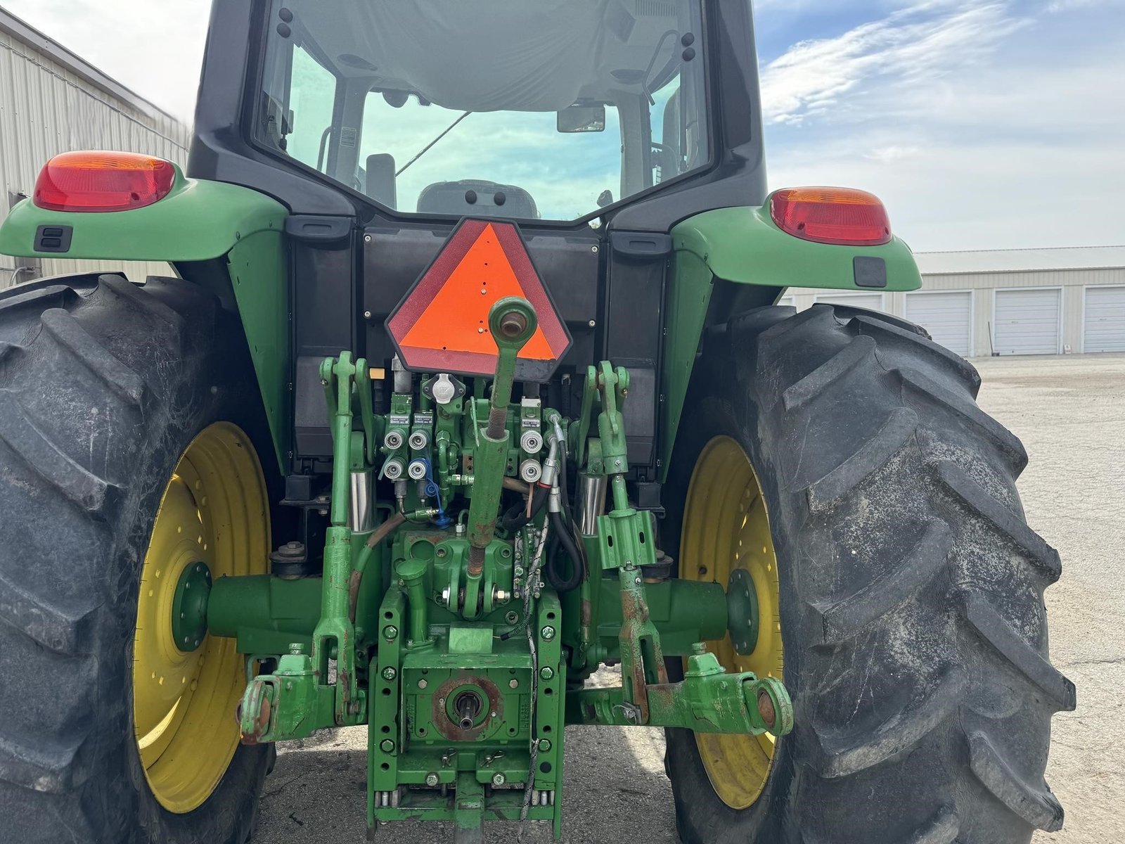 2011 John Deere 7130 7