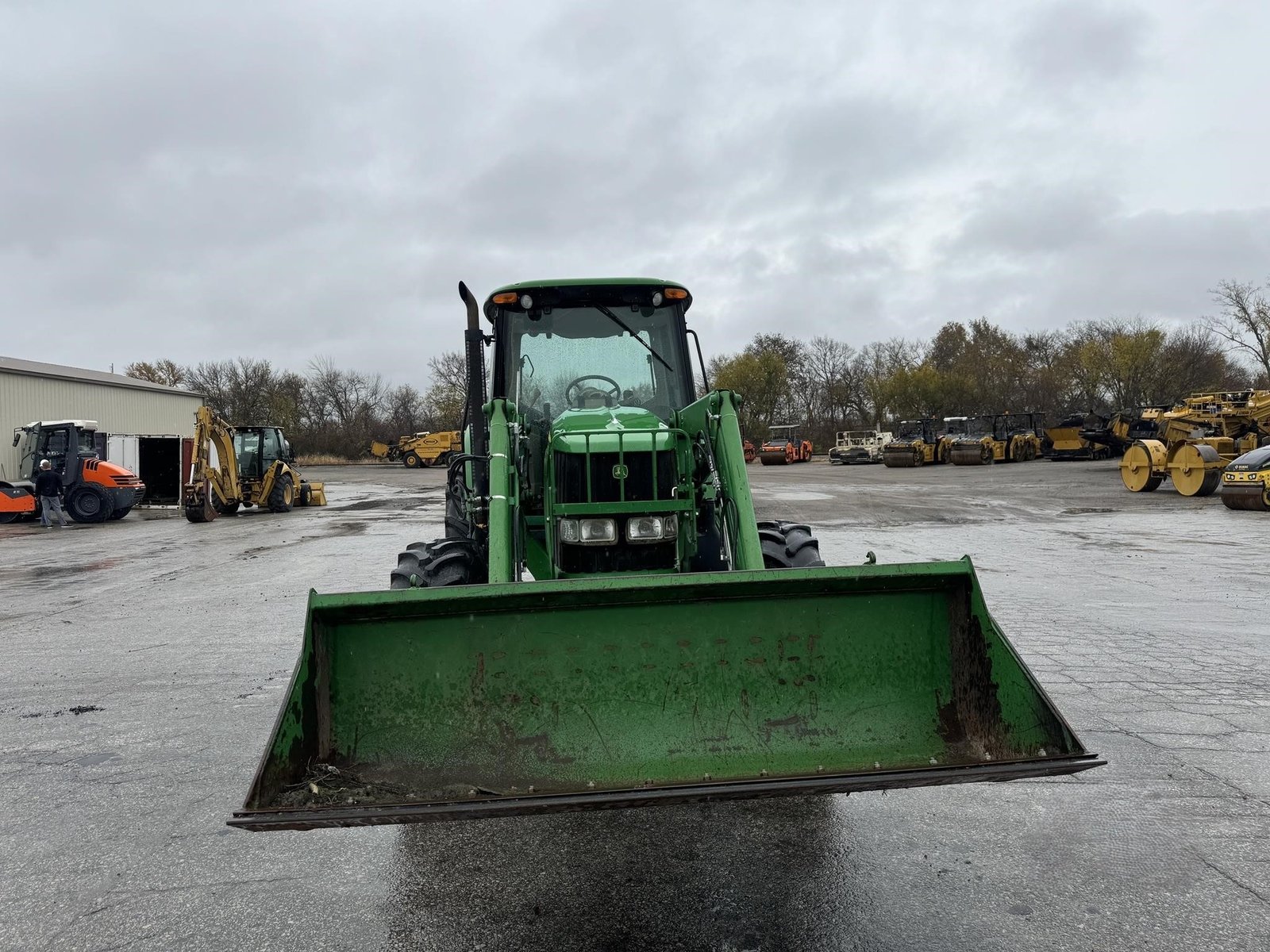 2011 John Deere 7130 10