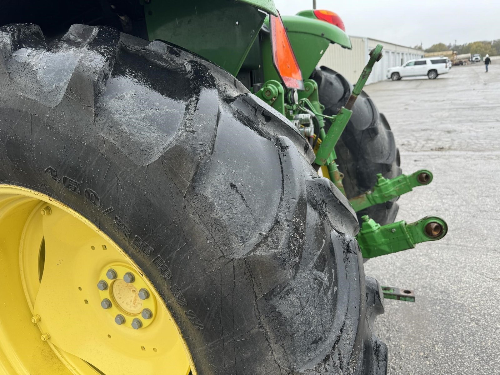 2011 John Deere 7130 20