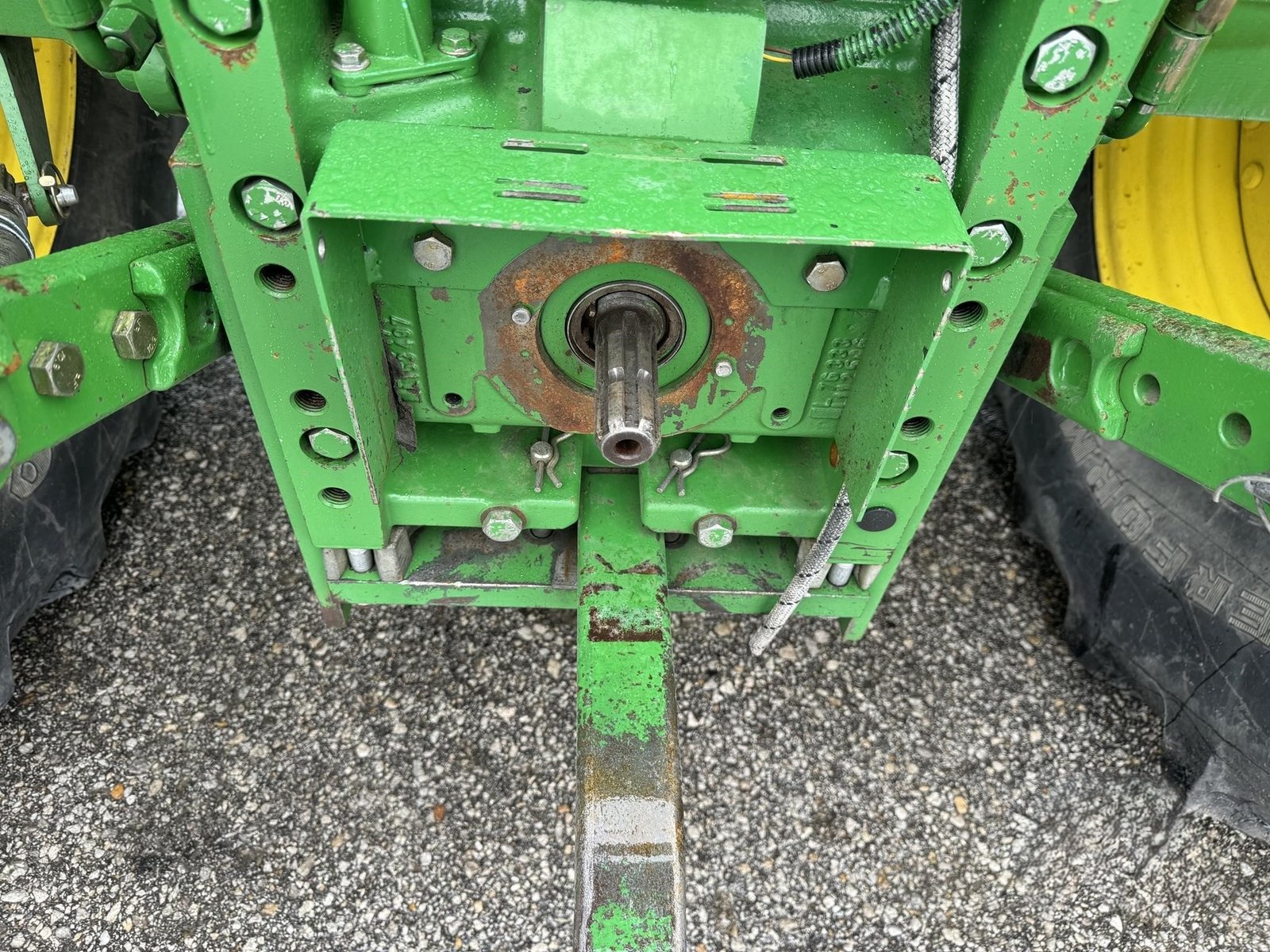 2011 John Deere 7130 22