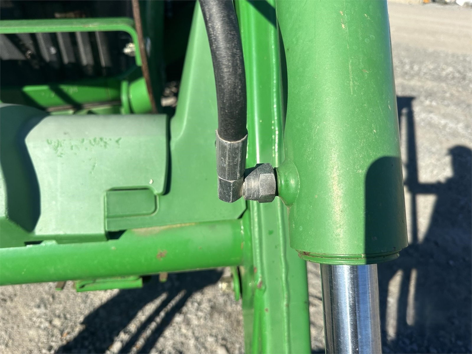 2014 John Deere 5085E 18