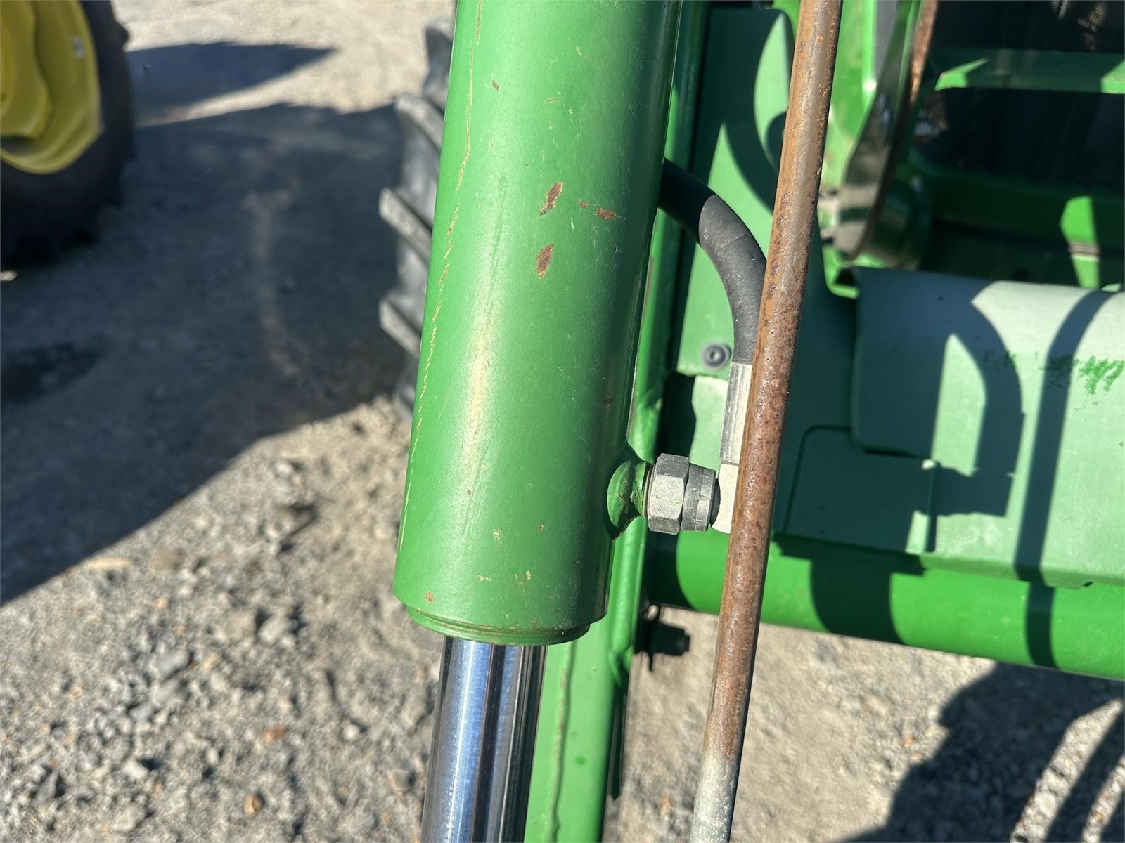 2014 John Deere 5085E 22