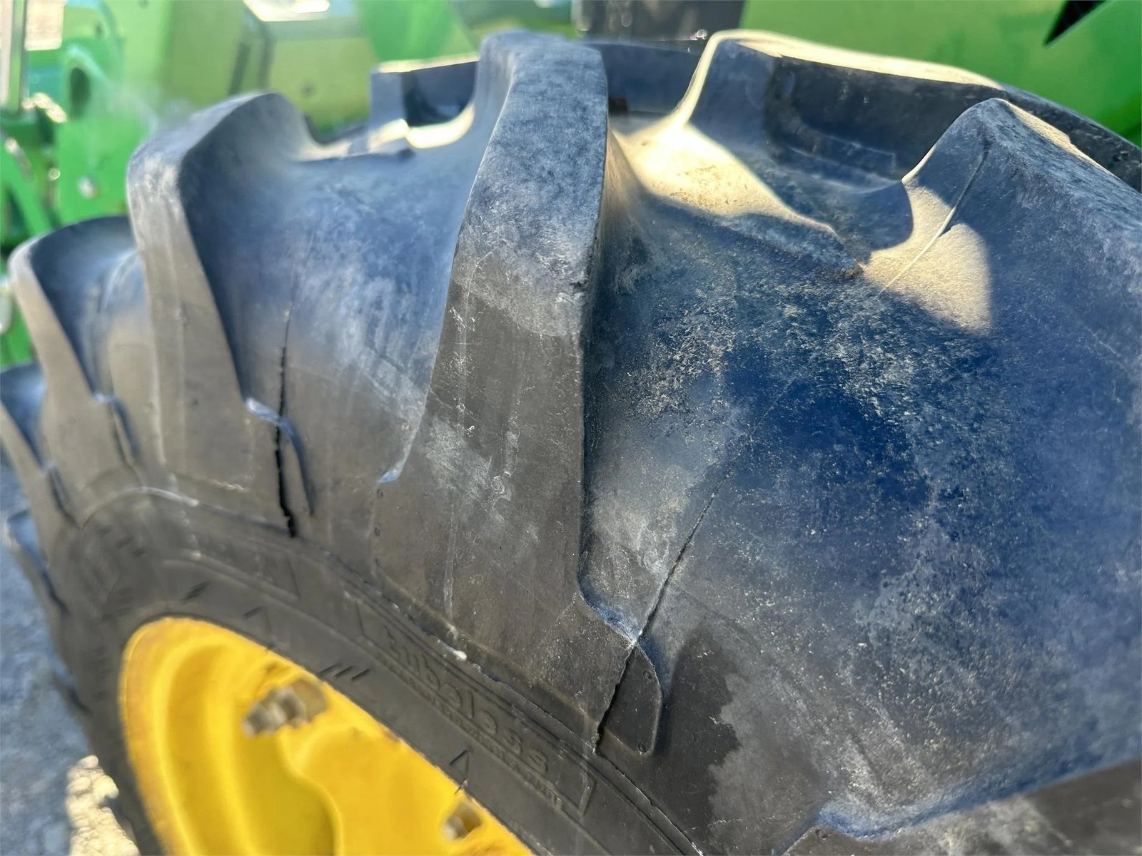 2014 John Deere 5085E 51