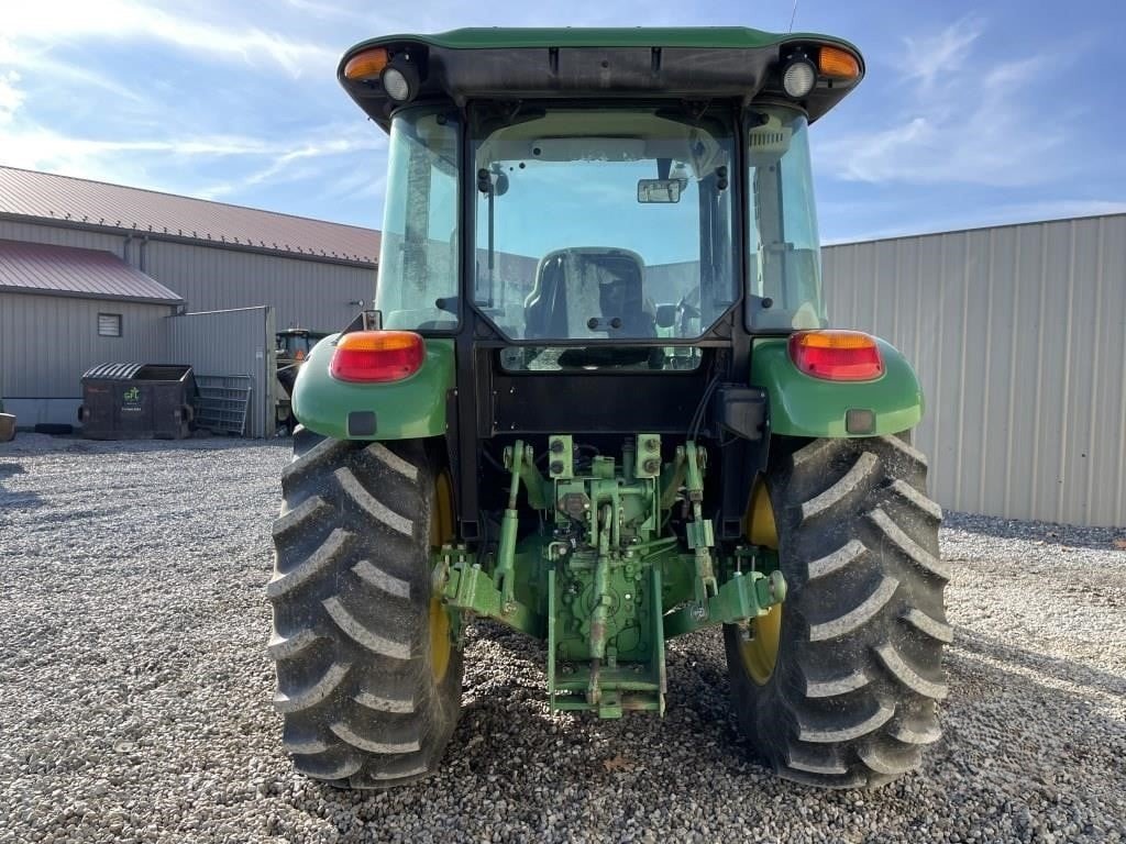 2015 John Deere 5075E 8