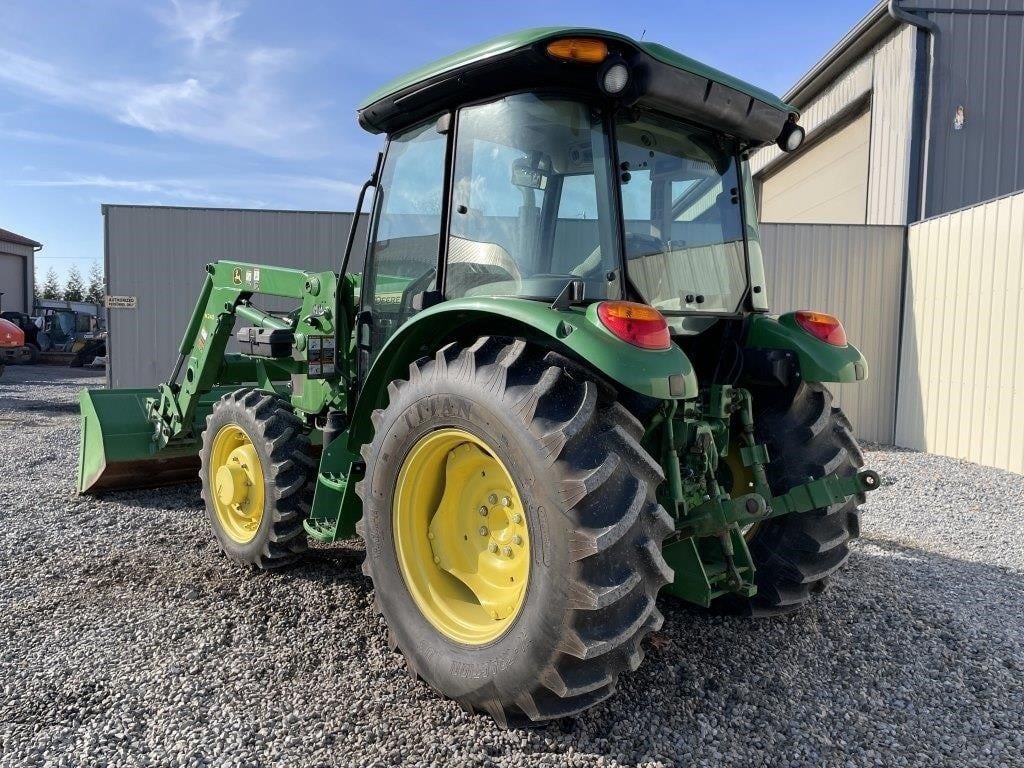 2015 John Deere 5075E 9