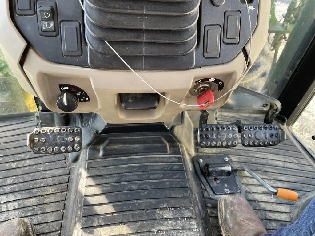 2015 John Deere 5075E 13